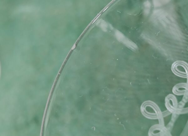 Ensemble 15 anciens verres en cristal gravé