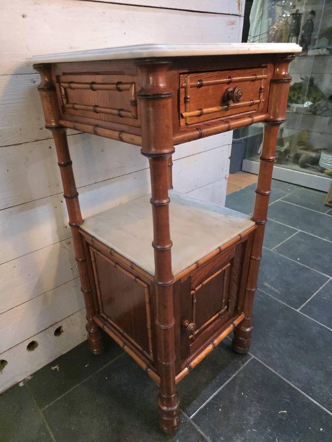 Table de chevet bois bambou du XIXème