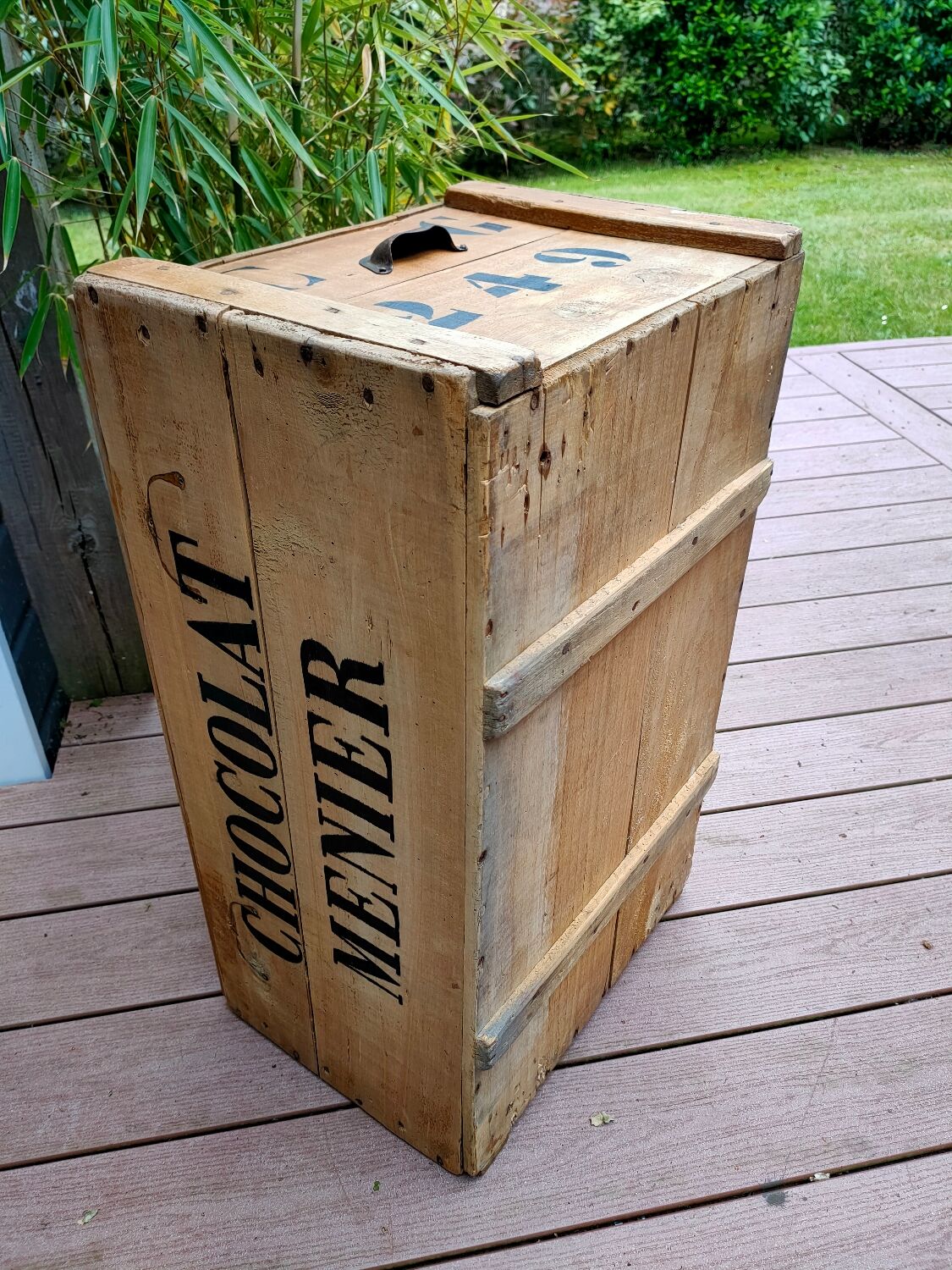 Former Chocolat Menier advertising wooden box