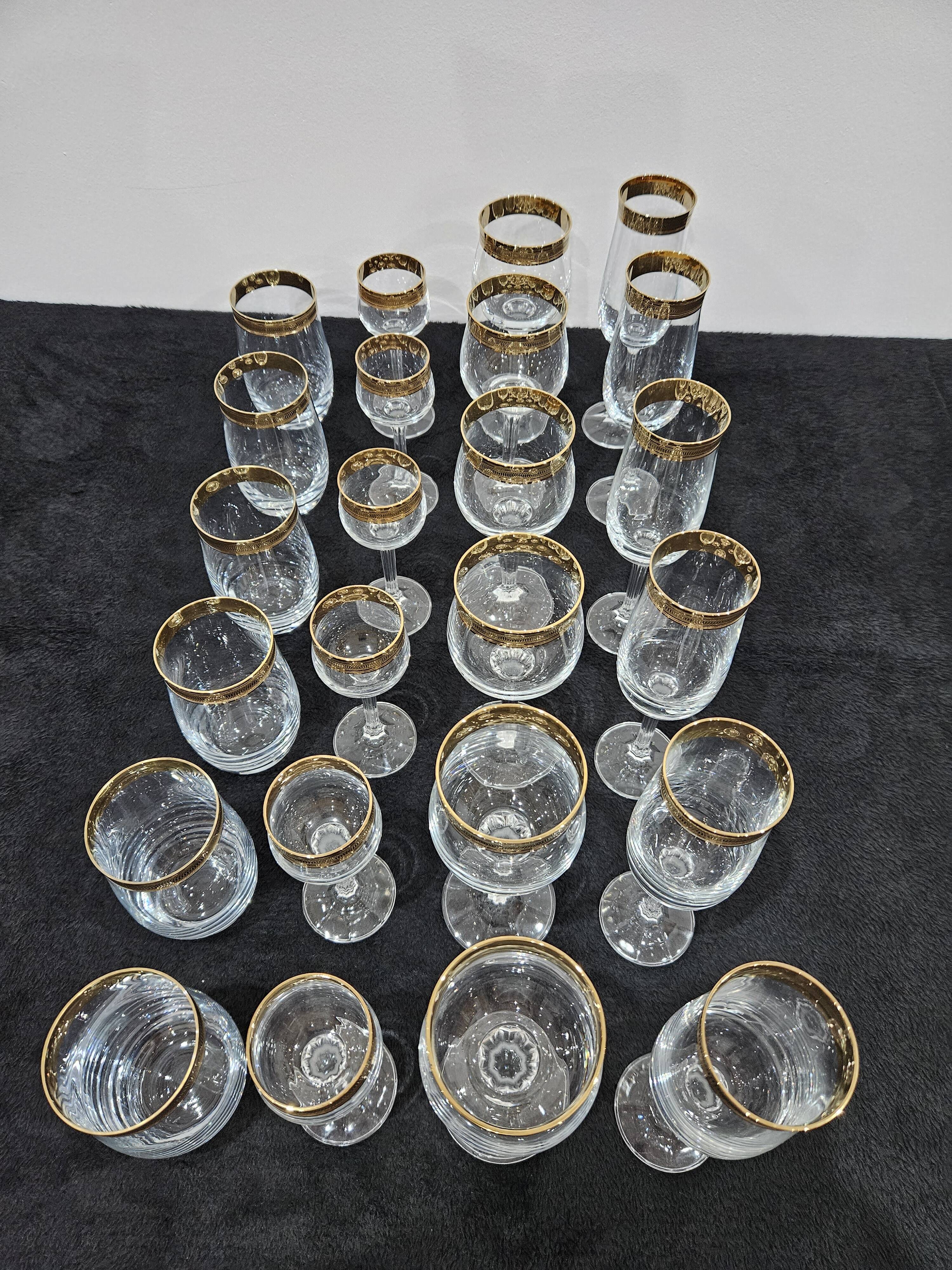 Un ensemble exclusif de verres en cristal Bohemia Gold.
