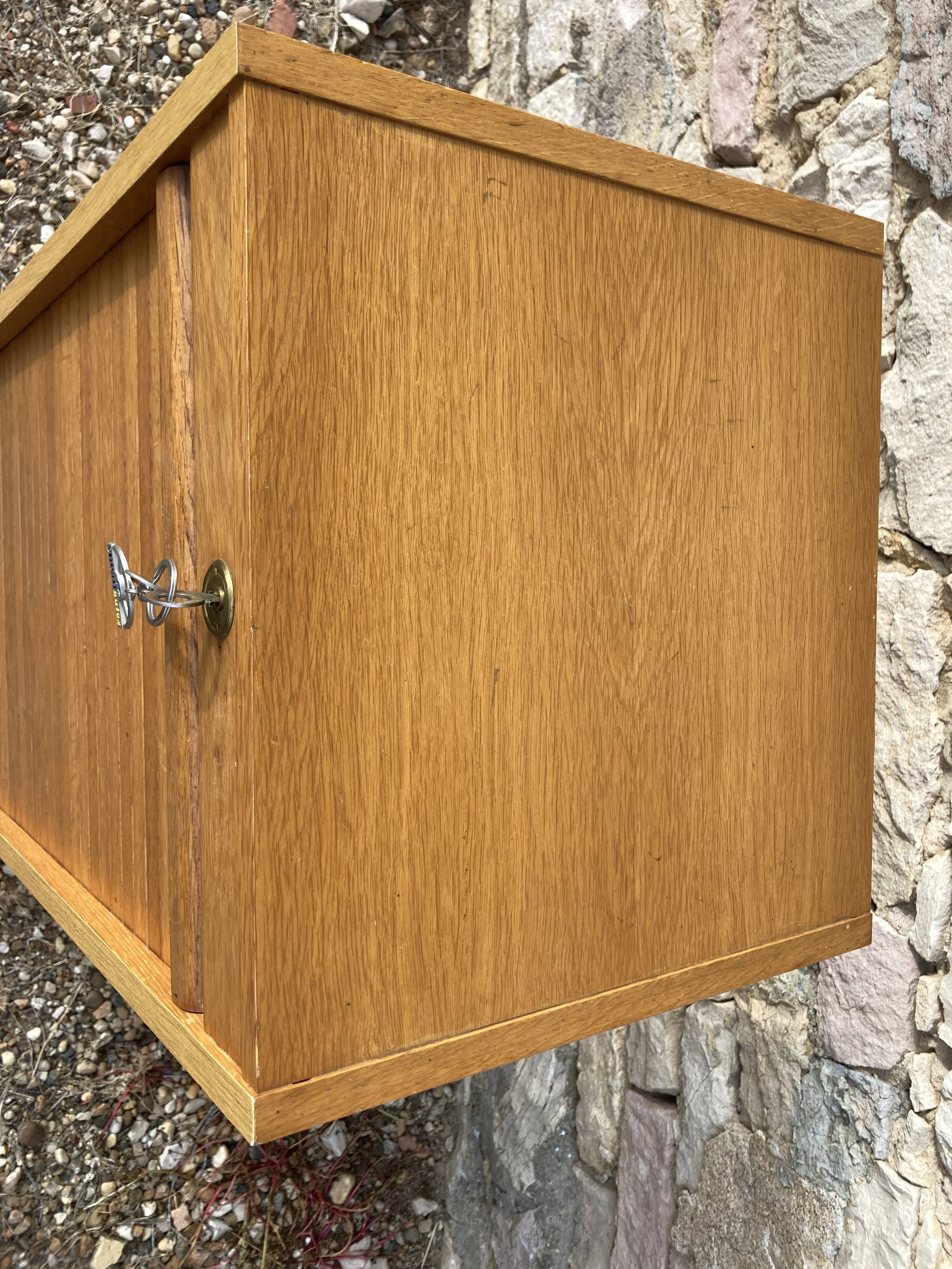 Notary curtain binder