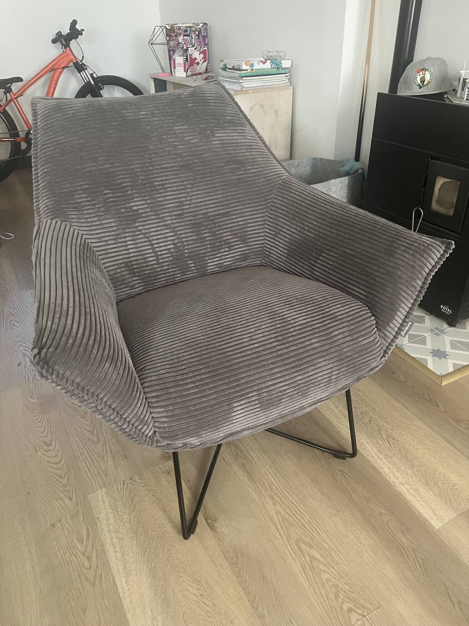 Velvet design armchair furminova