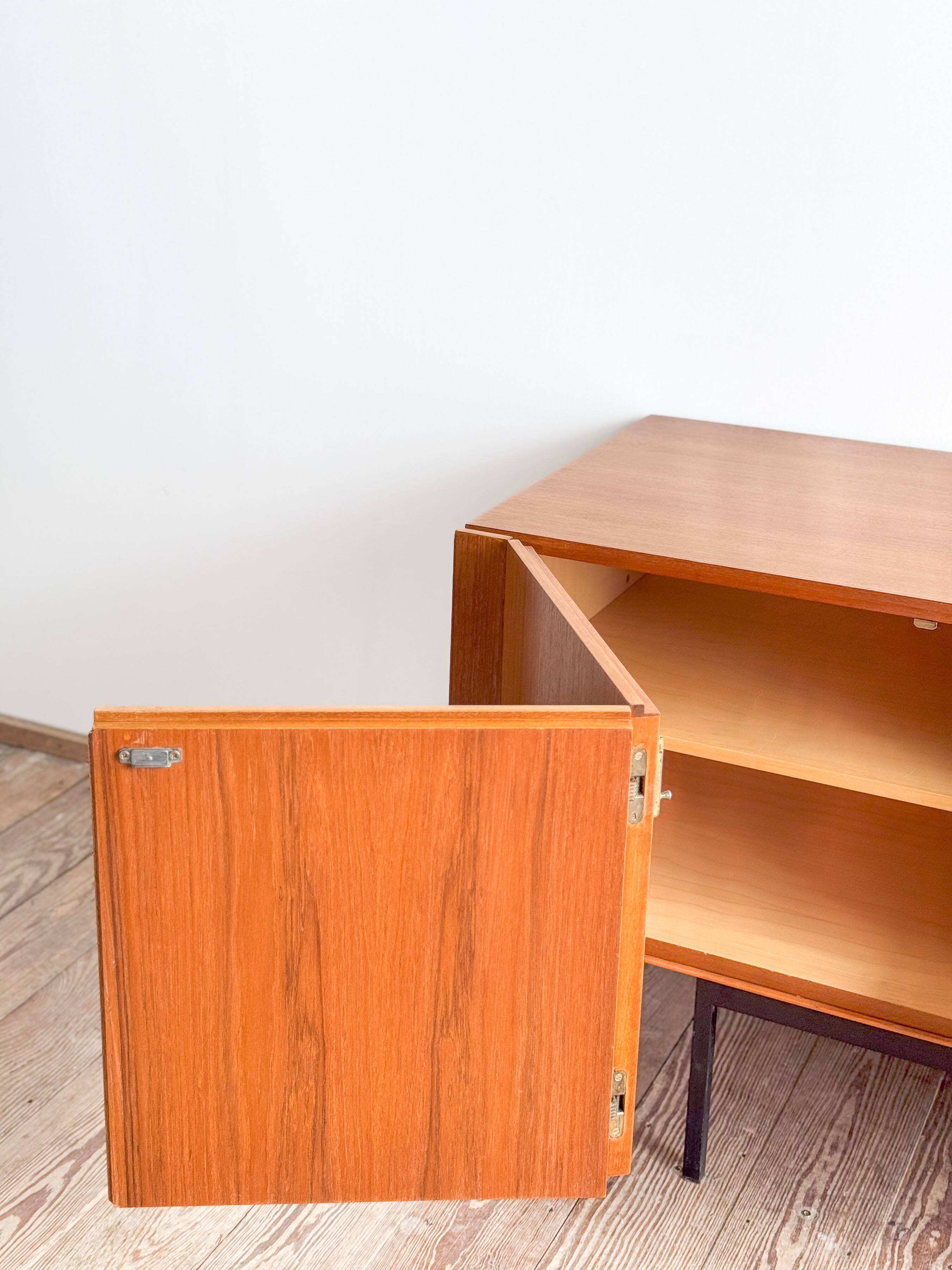 Buffet Mid-Century, modèle B20 en teck par Dieter Waeckerlin pour Behr, ann