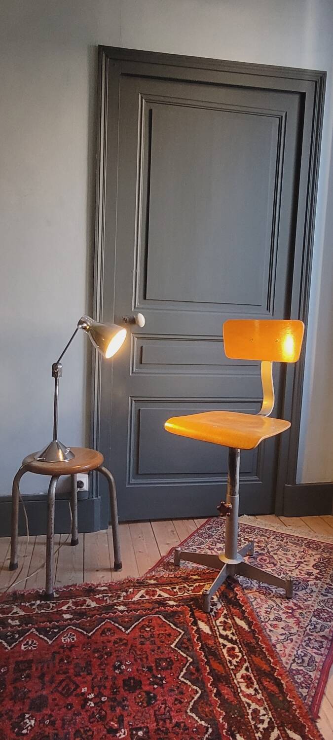 Architect's chair