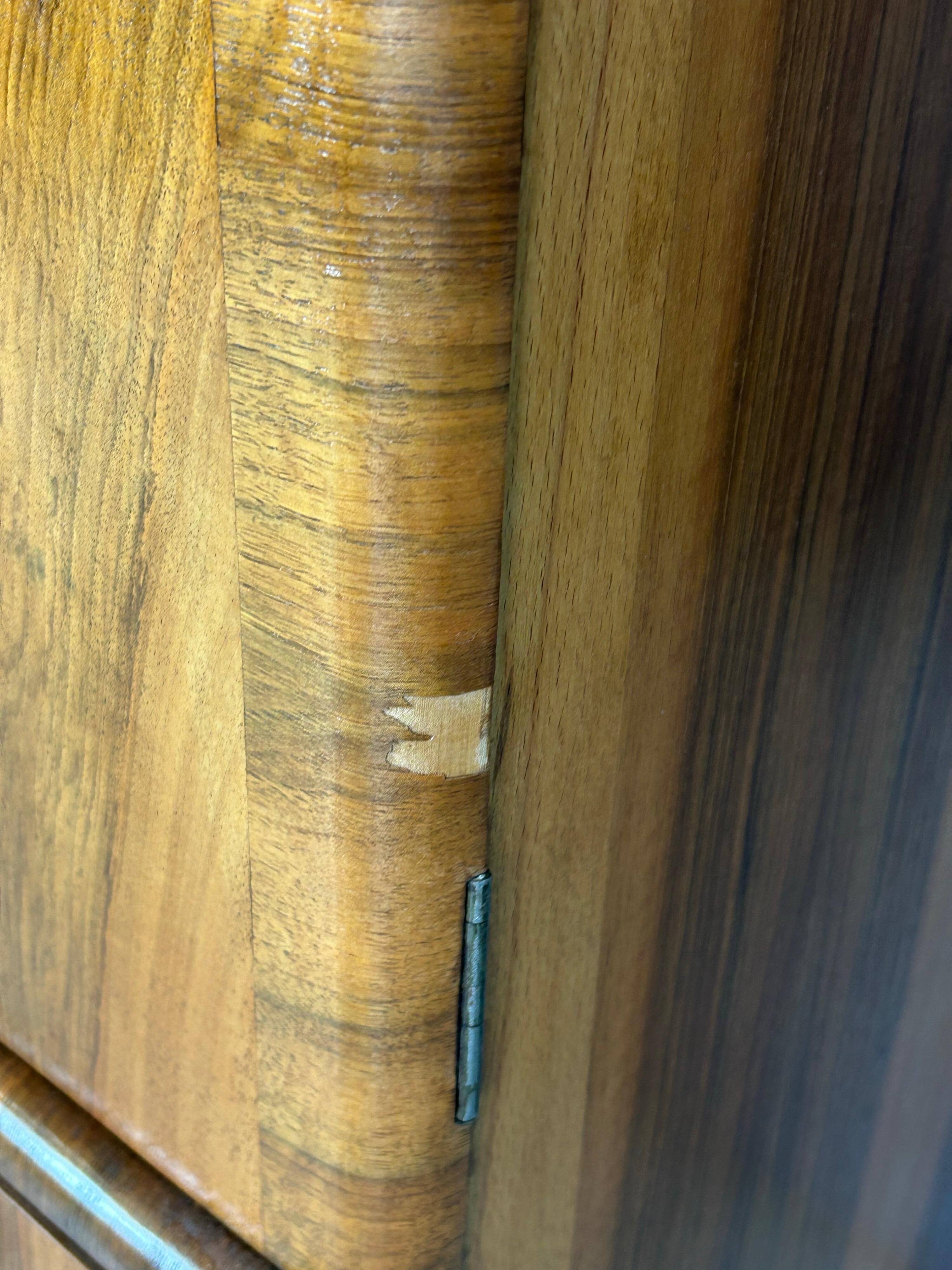 Armoire Art Déco en ronce de noyer 1930