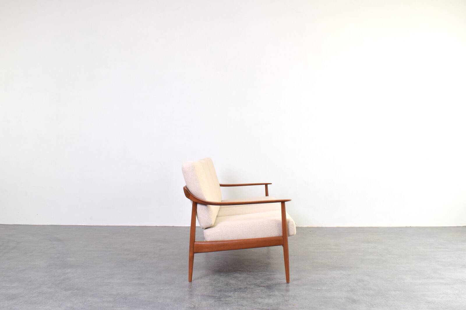 Mid-Century Teak Sofa from Knoll Antimott, 1960s.
