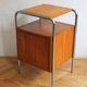 Table de chevet moderniste