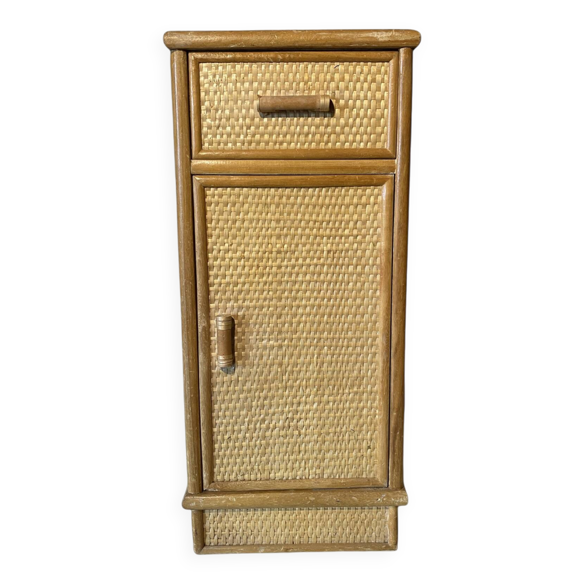 Meuble d'appoint chevet haut en rotin