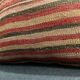 Ancien coussin rose authentique