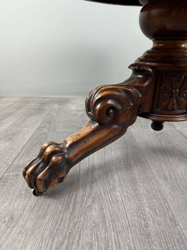Table guéridon en bois sculpté, plateau en marbre, Époque Napoléon III