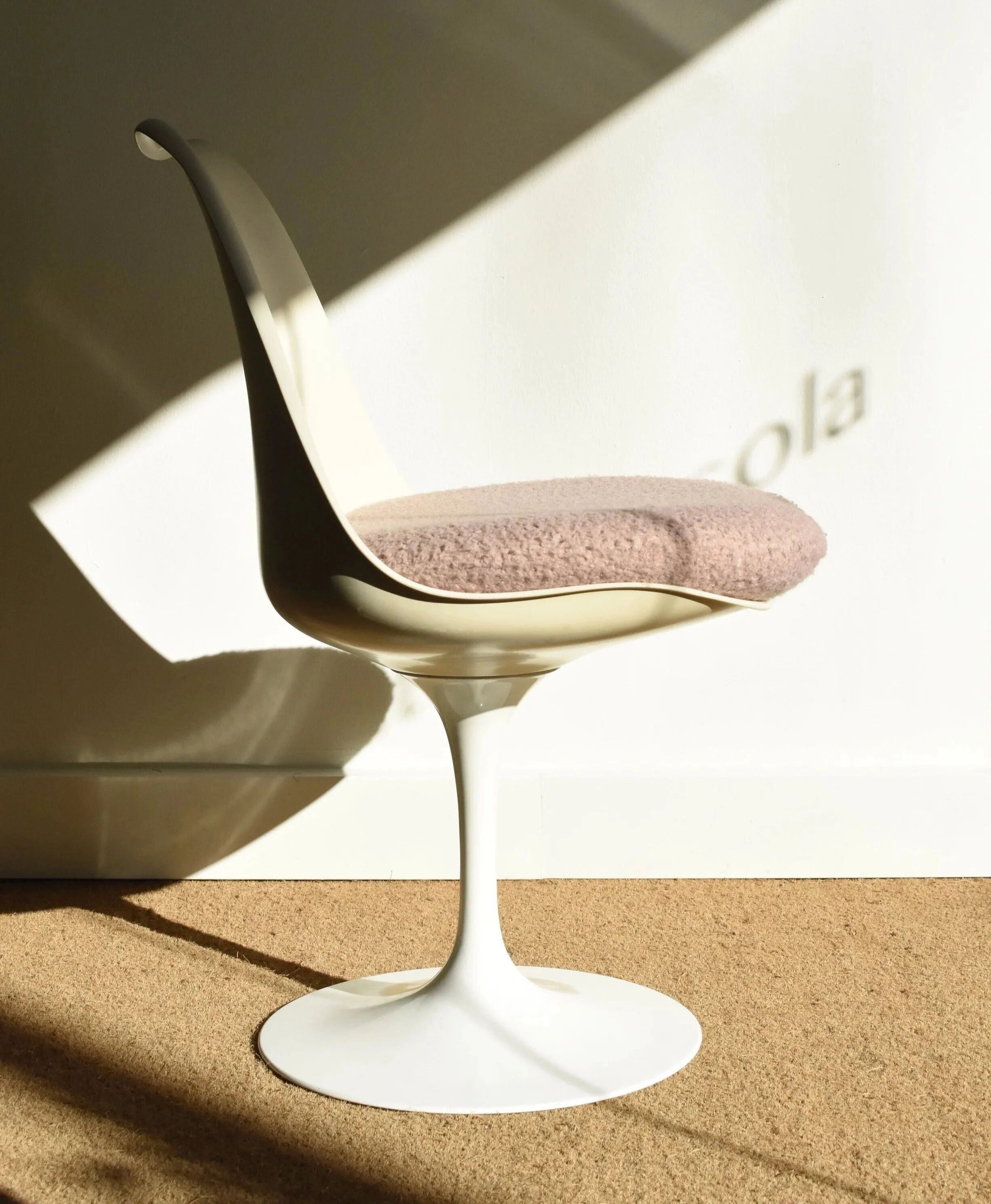 Tulip Chairs Eero Saarinen: set of three chairs