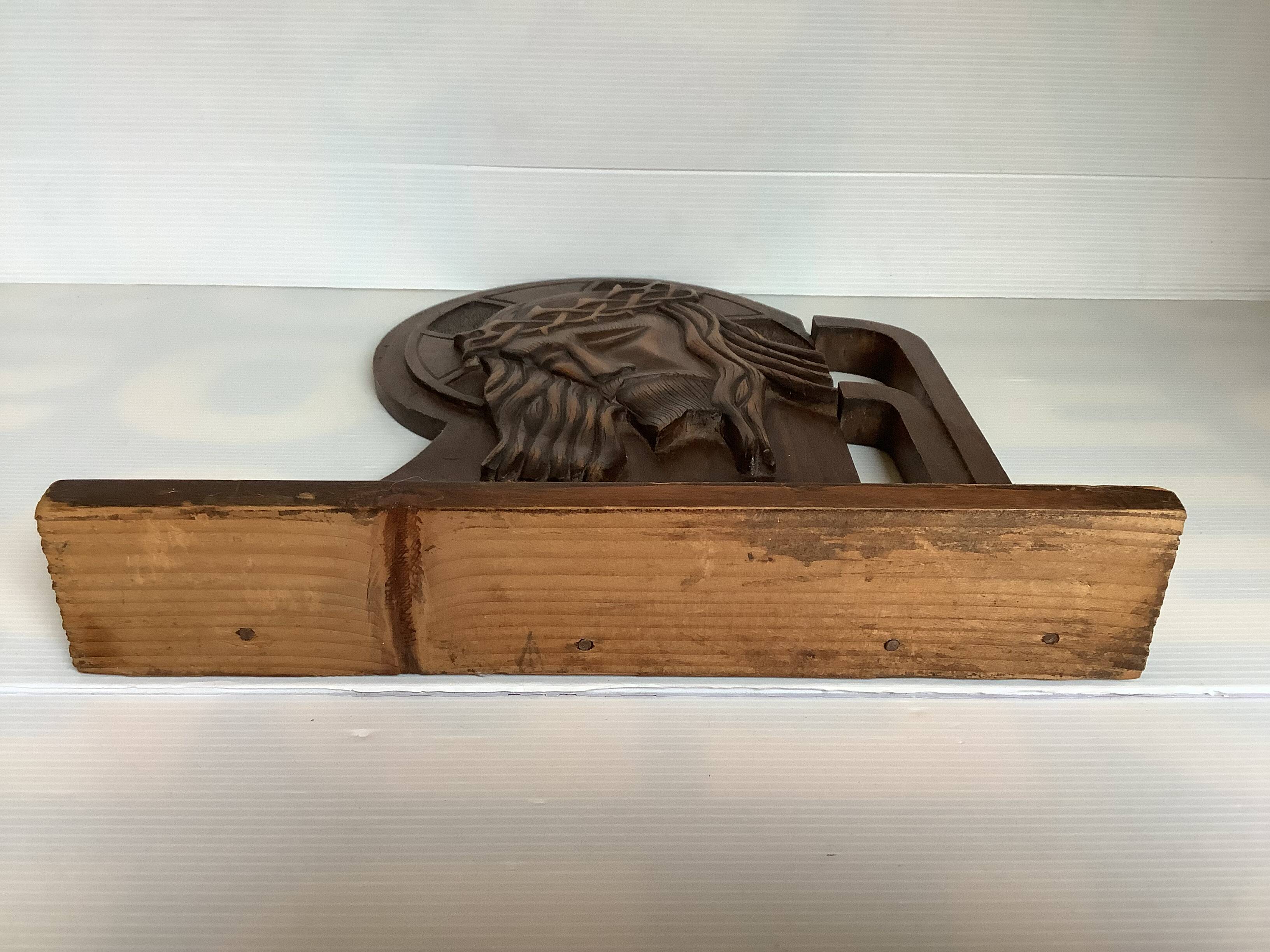 Christ carved 1945