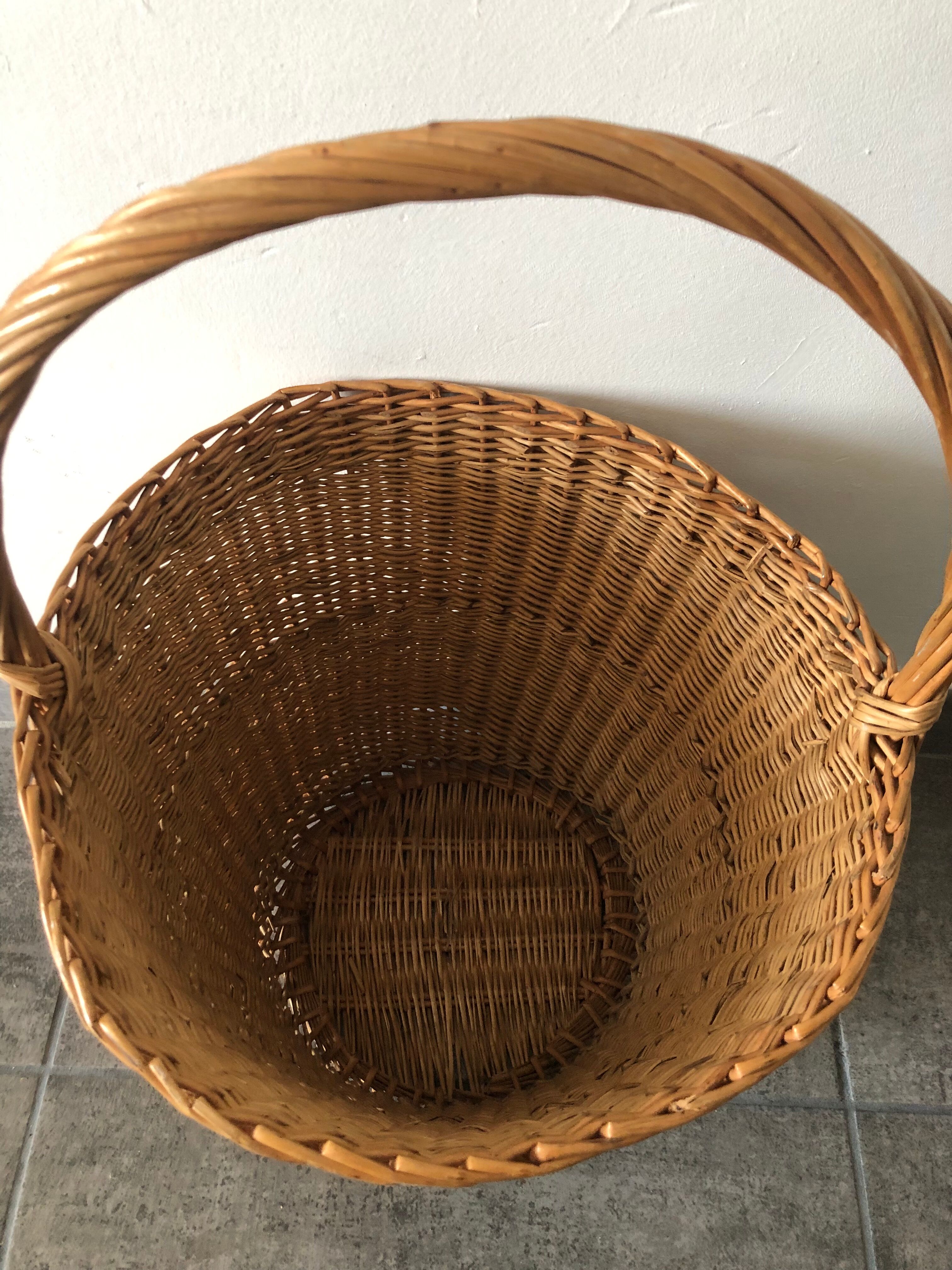 Wicker basket