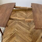 Extendable Scandinavian table