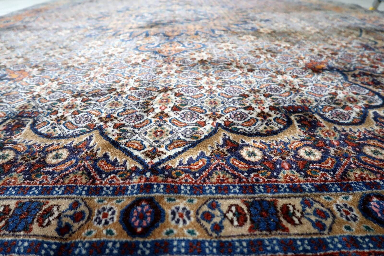 1940s handmade wool medallion rug, ivory and navy, 212 × 312 cm