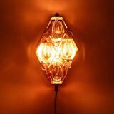 Vintage wall sconce in brass and crystal from the 1960s, Regency lamp in brass.