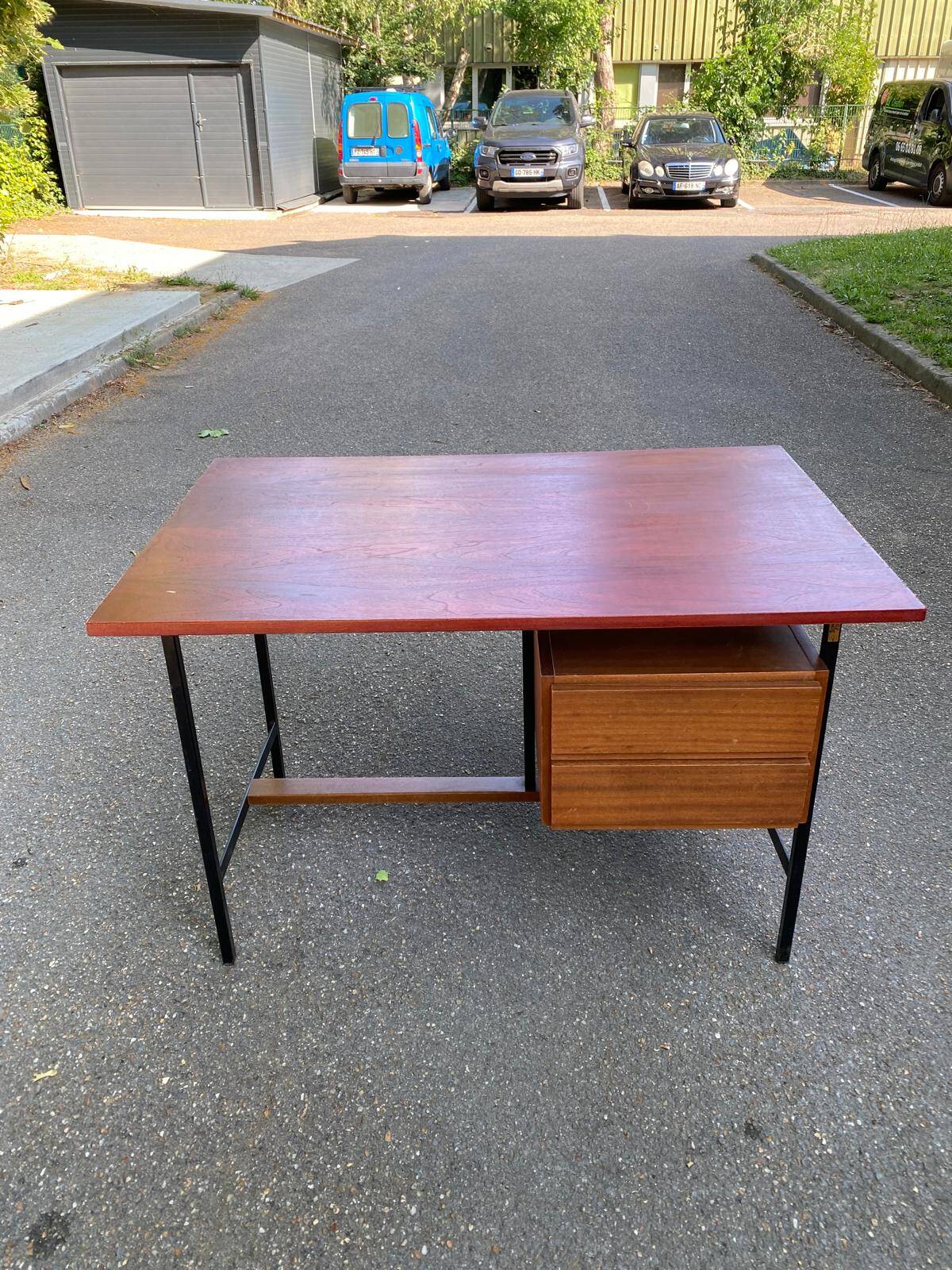 Bureau scandinave en bois et acier noir 1960 avec 2 tiroirs