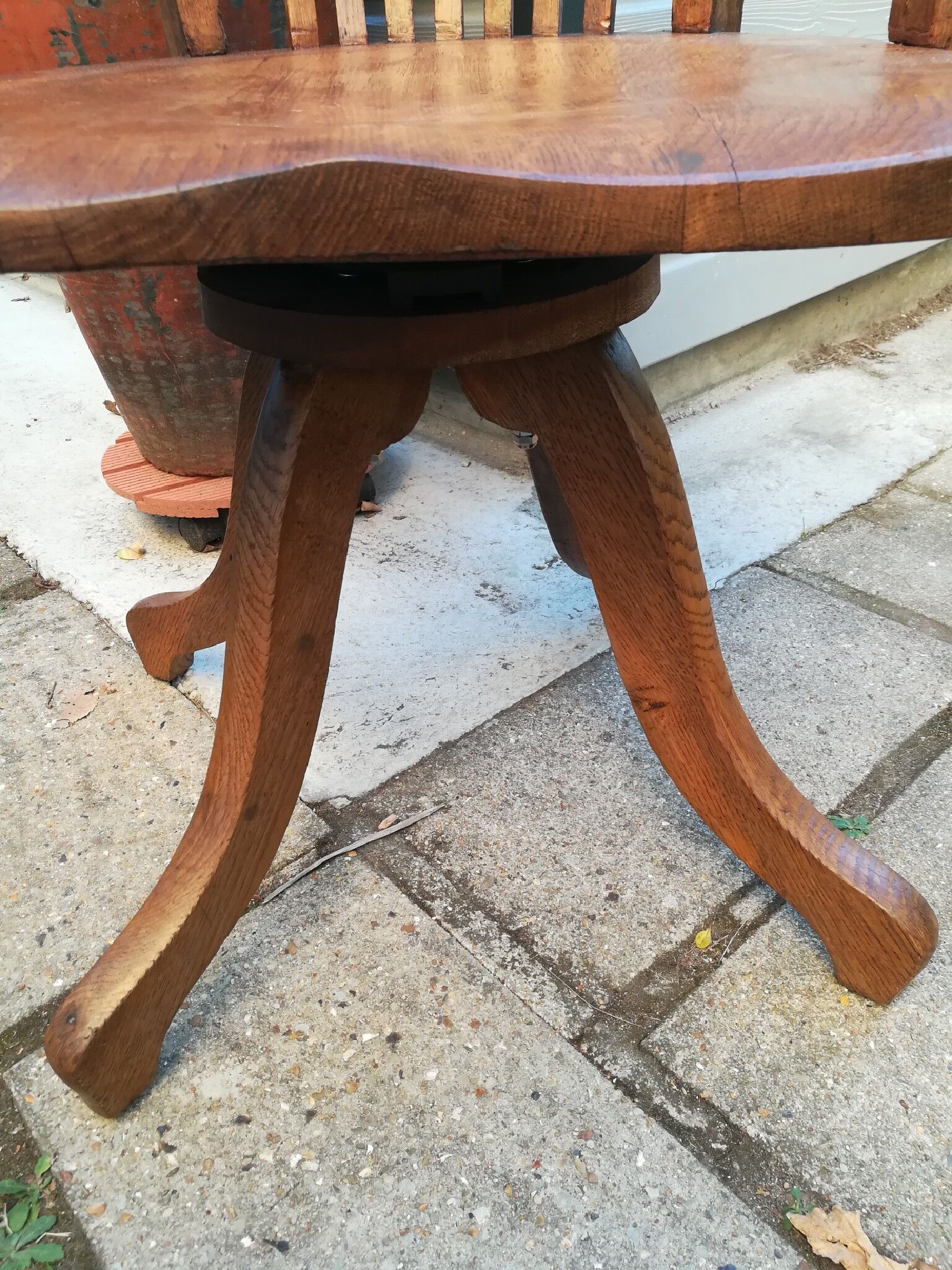 American swivel armchair in oak