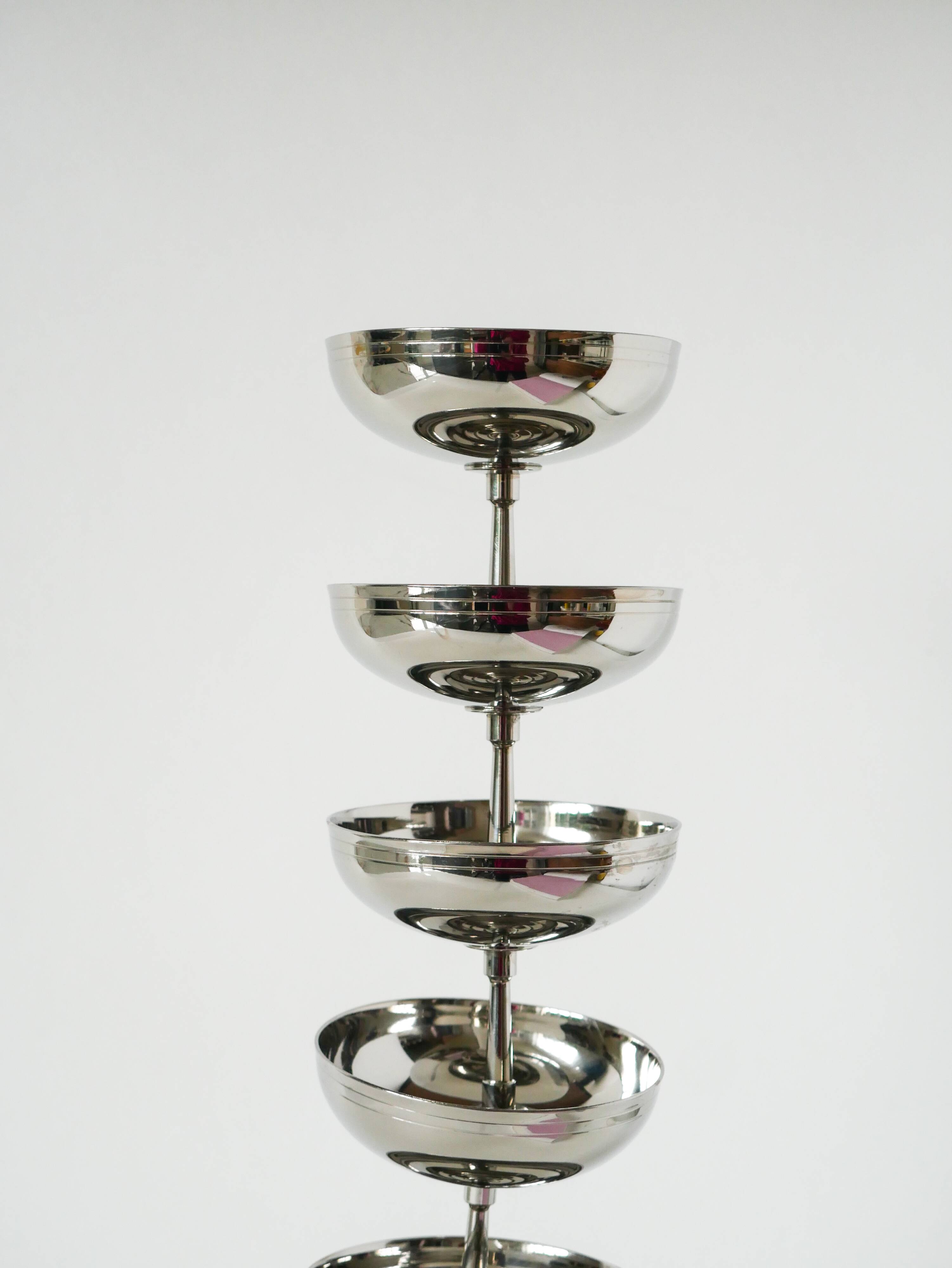 Set of 6 stainless steel bowls with fine feet, Design, 1970