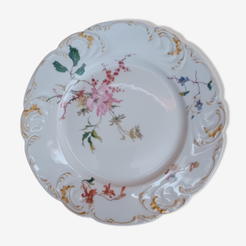 HAVILAND porcelain plate. Flower decorations.