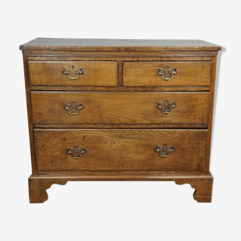 Old chest of drawers in English oak
