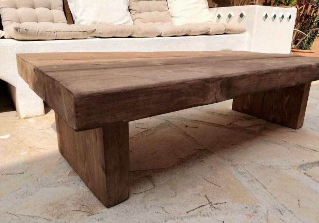 Table basse en bois massif – style brutaliste / wabi-sabi – fait main
