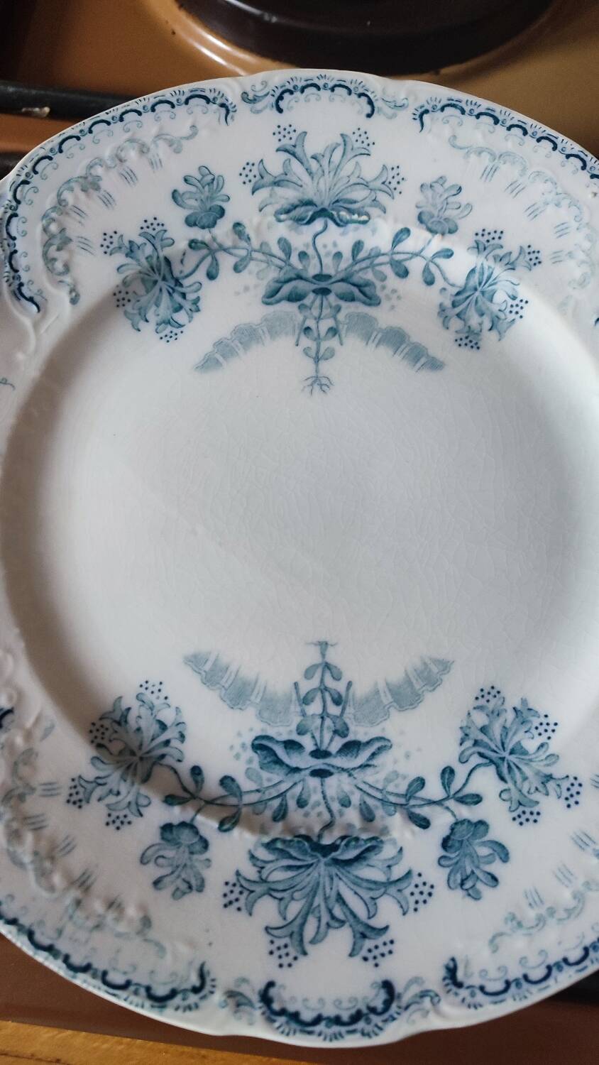 Paire d'assiettes à dessert Régence par saint Amand