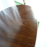 Extendable oval table