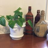 Porcelain pot cover of Paris