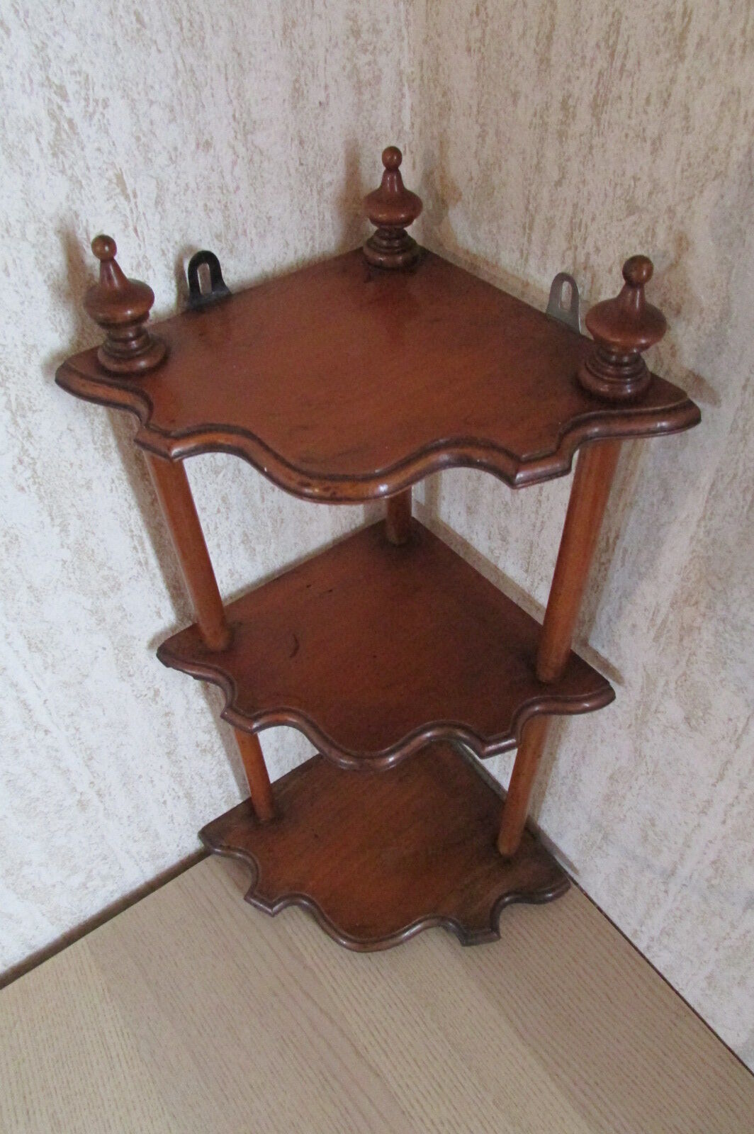 Wall corner shelf cherrywood