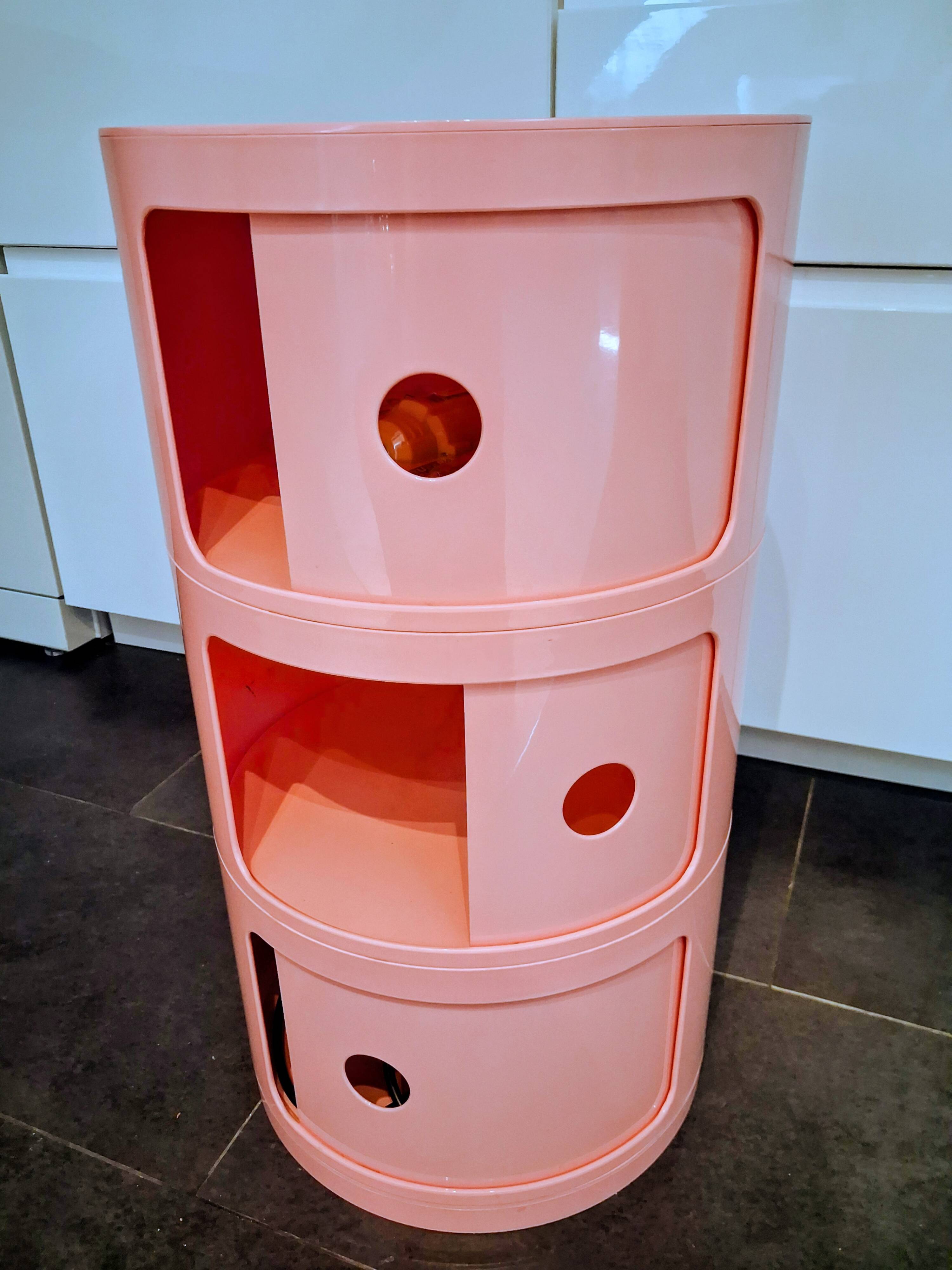 Table de chevet Kartell