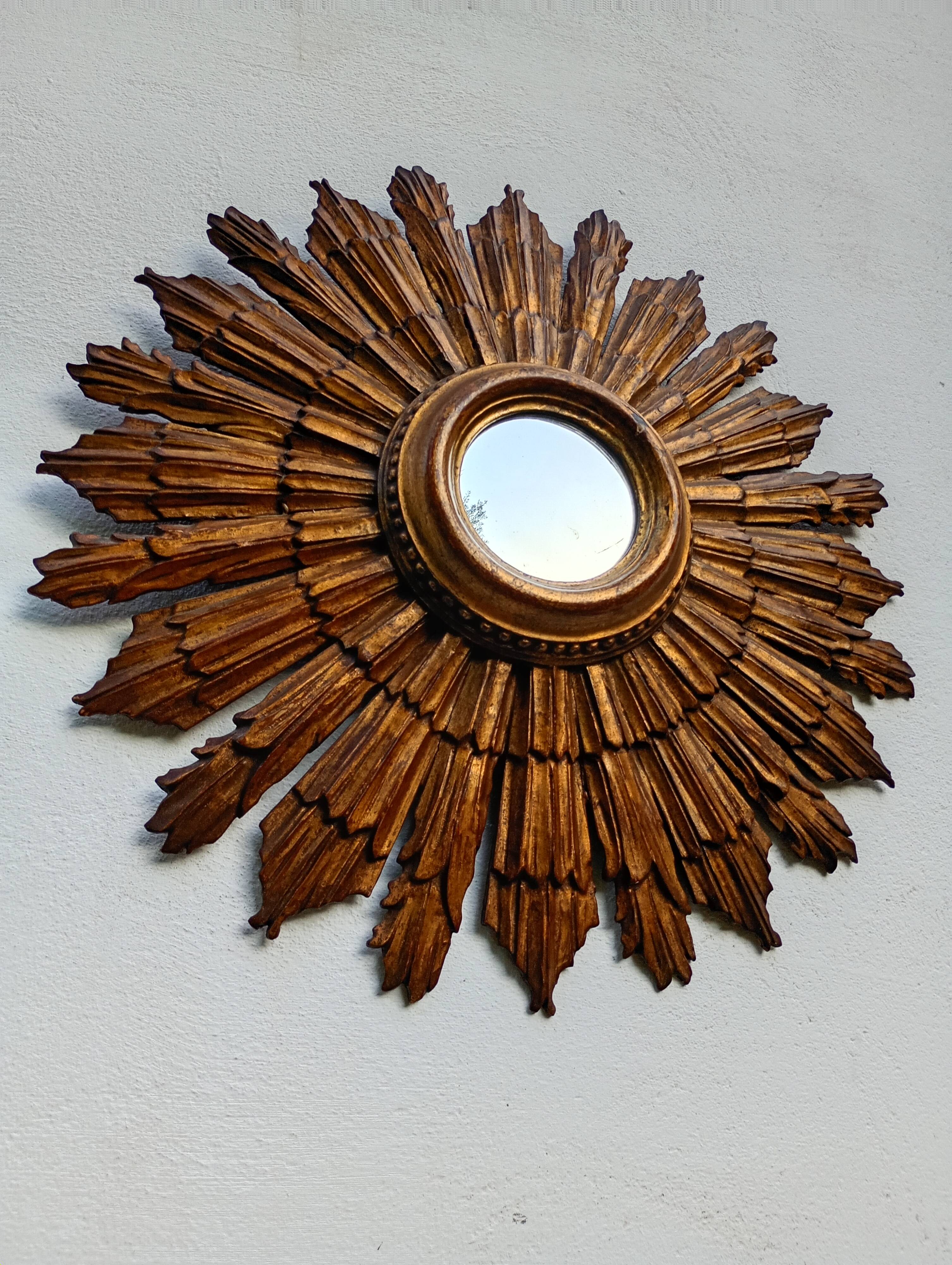 Grand miroir soleil des Pays-Bas en bois sculpté doré – années 60 m