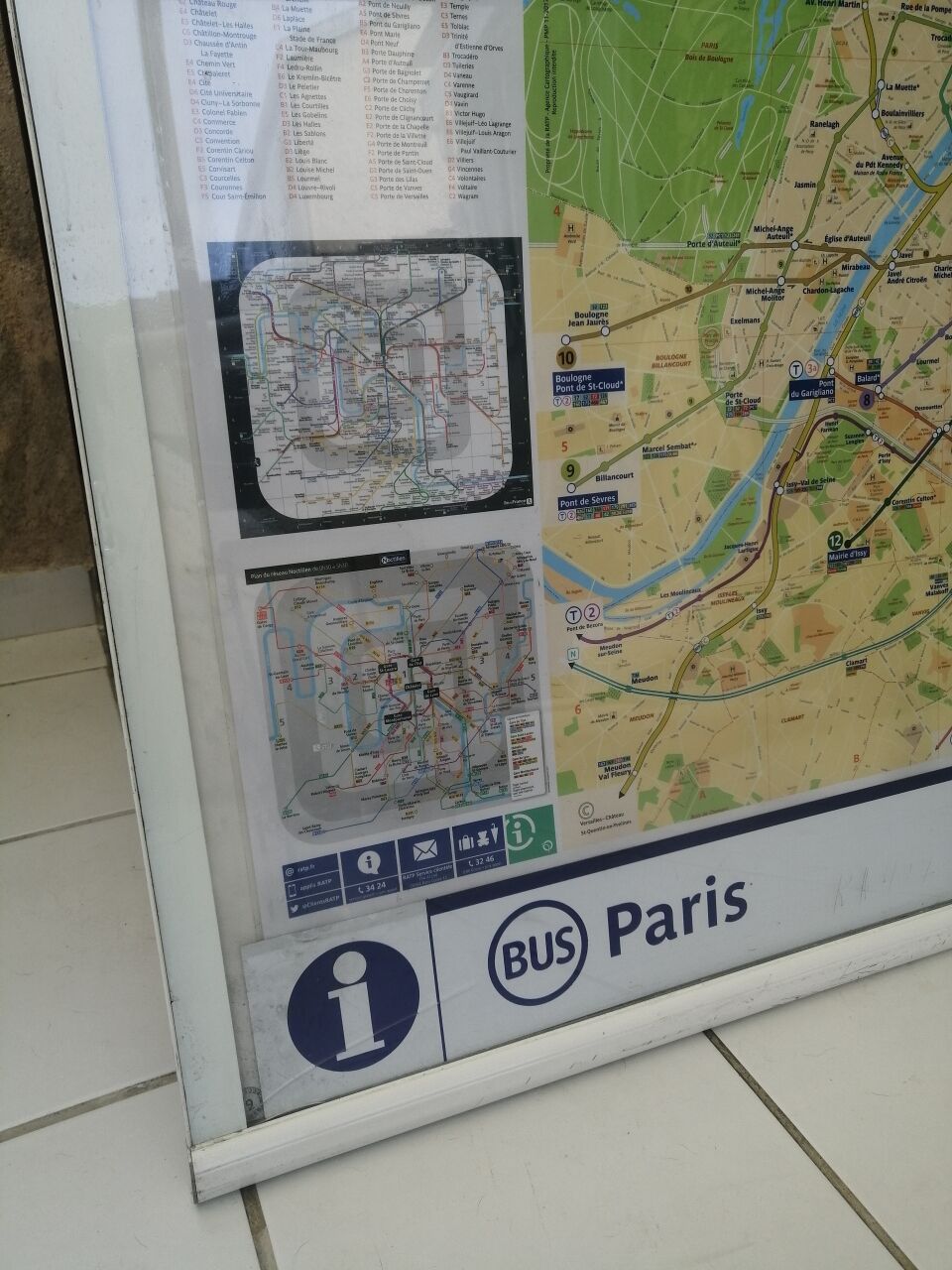 Authentic parisian metro plan