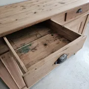 Bahut, buffet bas ancien pitchpin massif brut