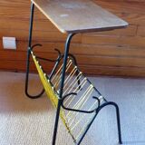 Vintage scoubidou magazine rack