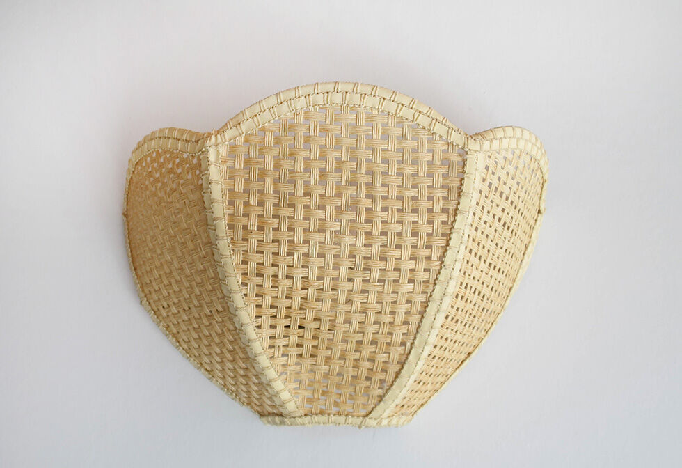 Flower cannage wall sconce