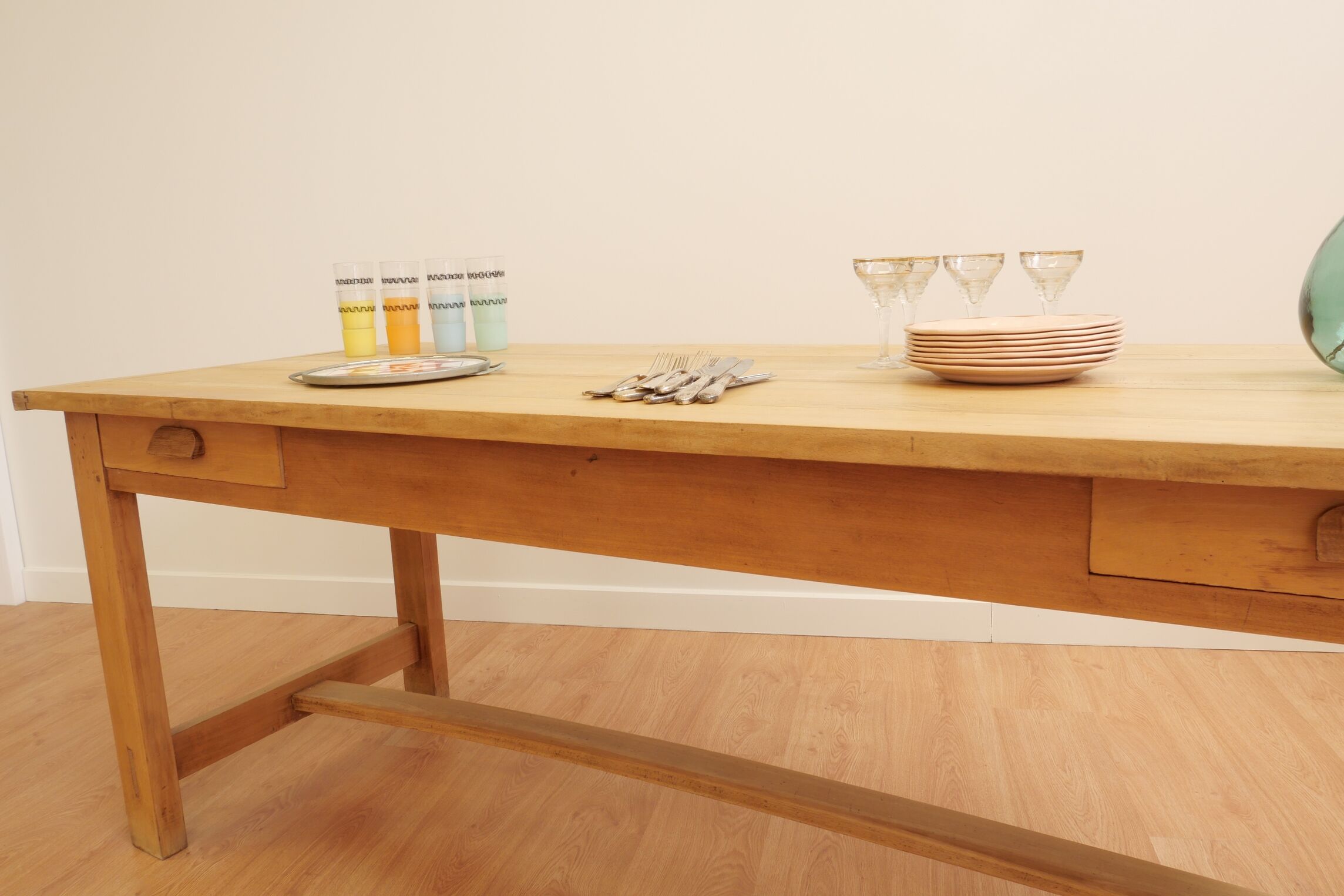 Farm table