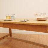 Farm table