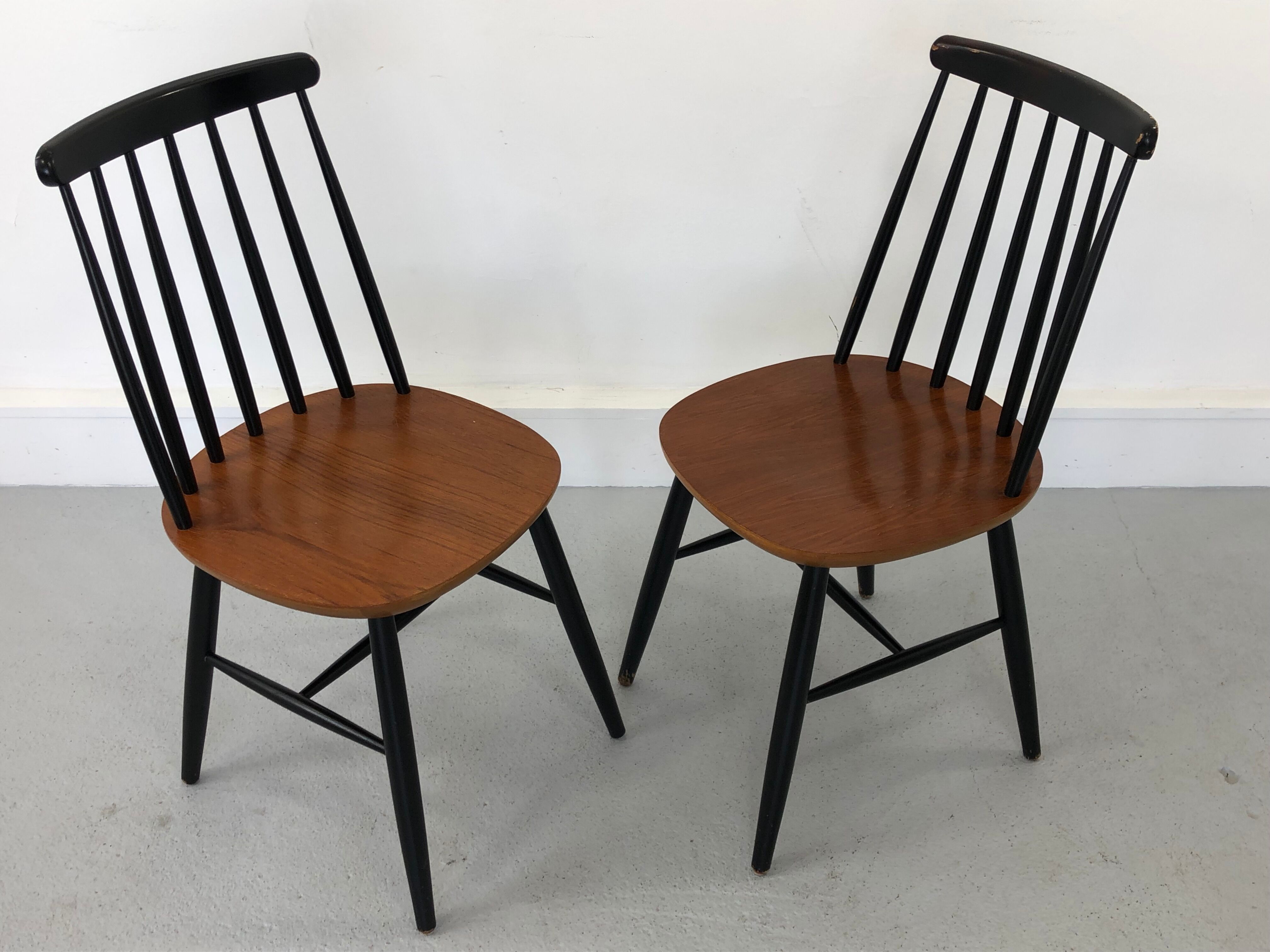 Set of 2 chairs, 1970s