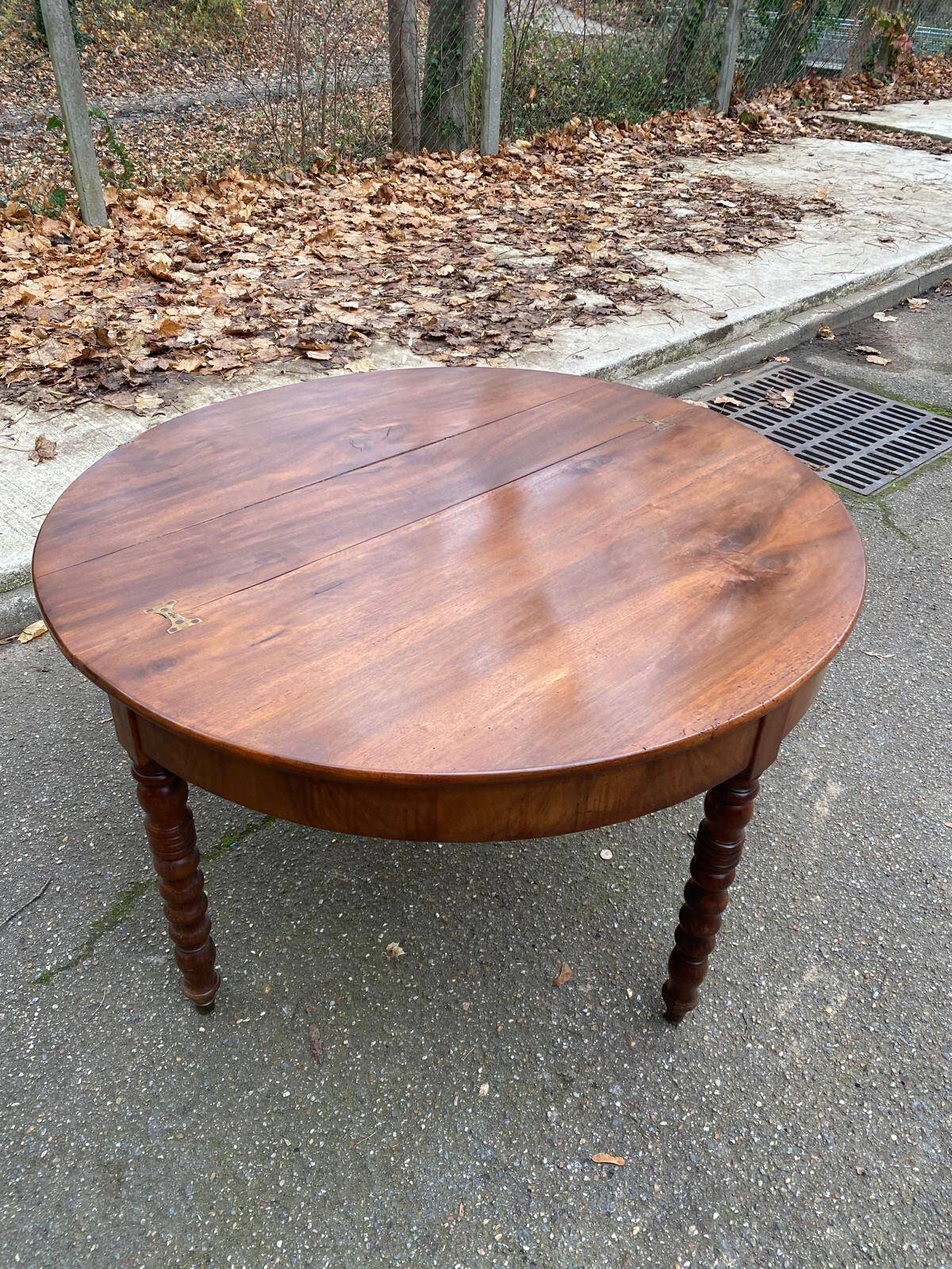 Round extendable dining table with drop leaf, 19th century console table