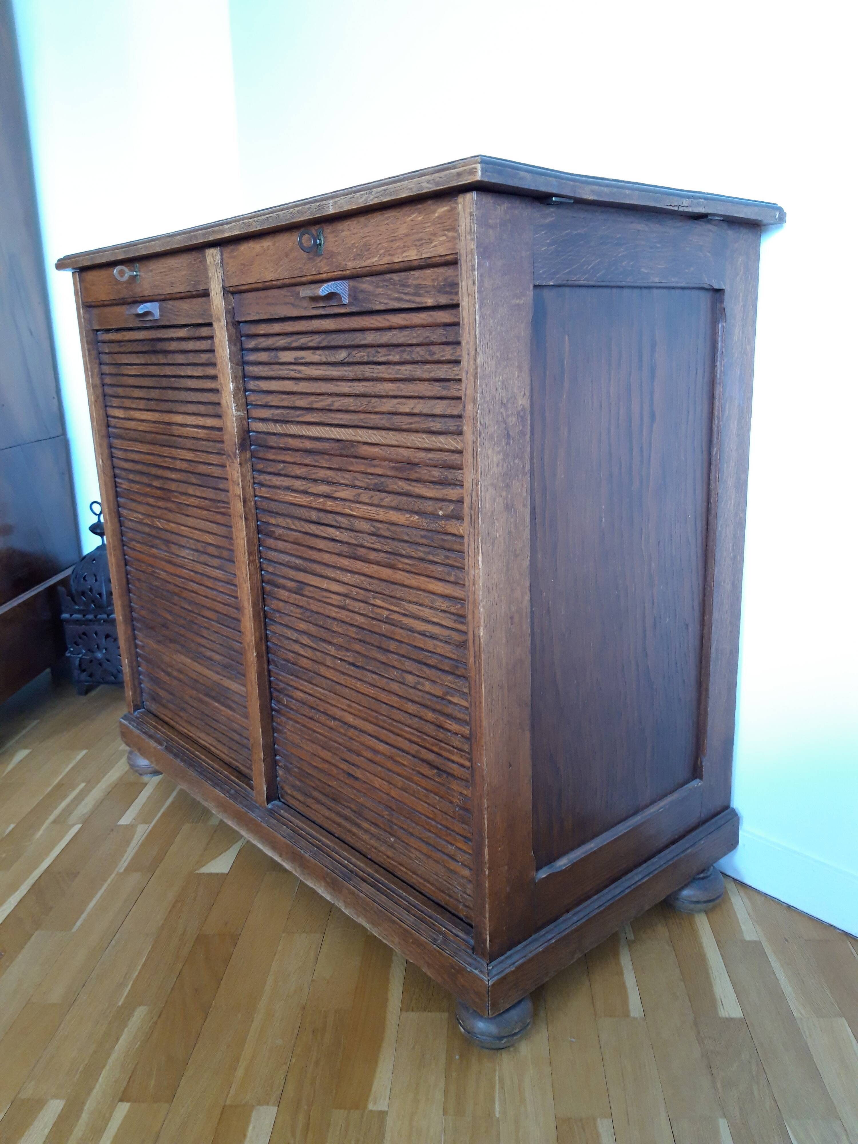 Furniture filing cabinet with double curtains