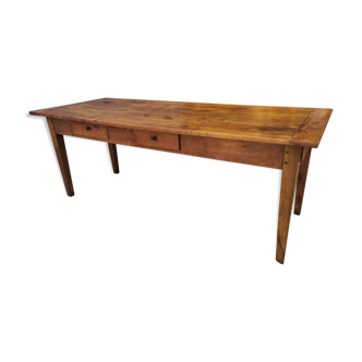 Farm table