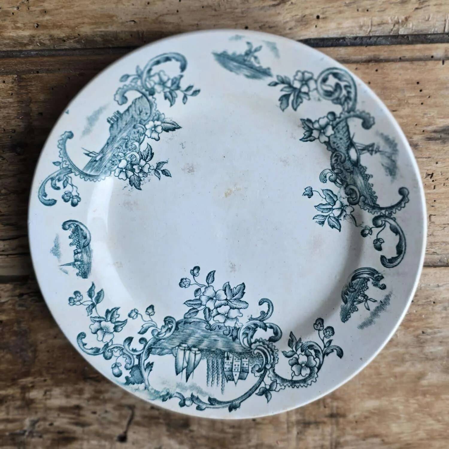 Assiette semi-creuse modèle Marine, Terre de fer