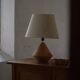 Sculptural Danish modern table lamp in wood by Kirk, 1980s.