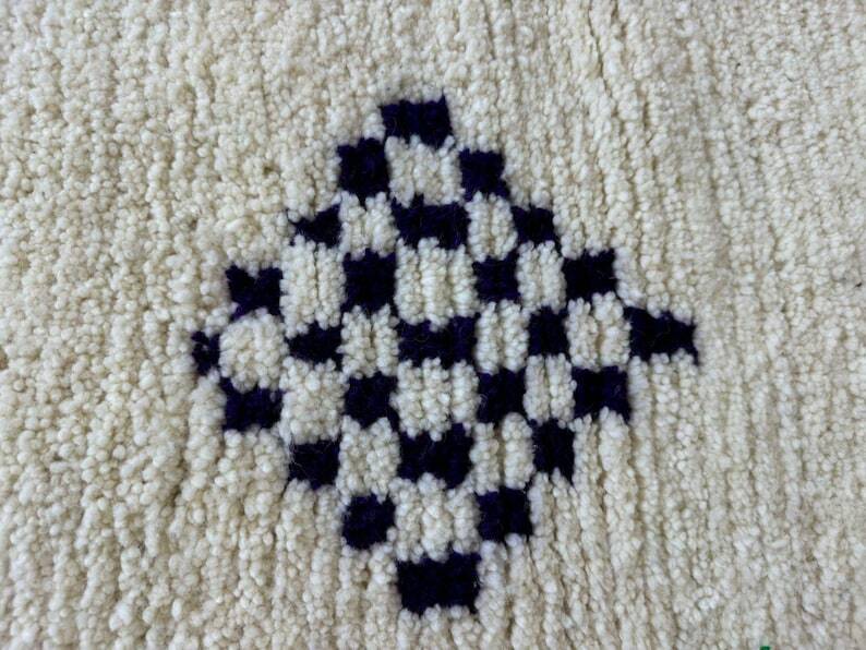Moroccan Berber rug 250cmx150cm