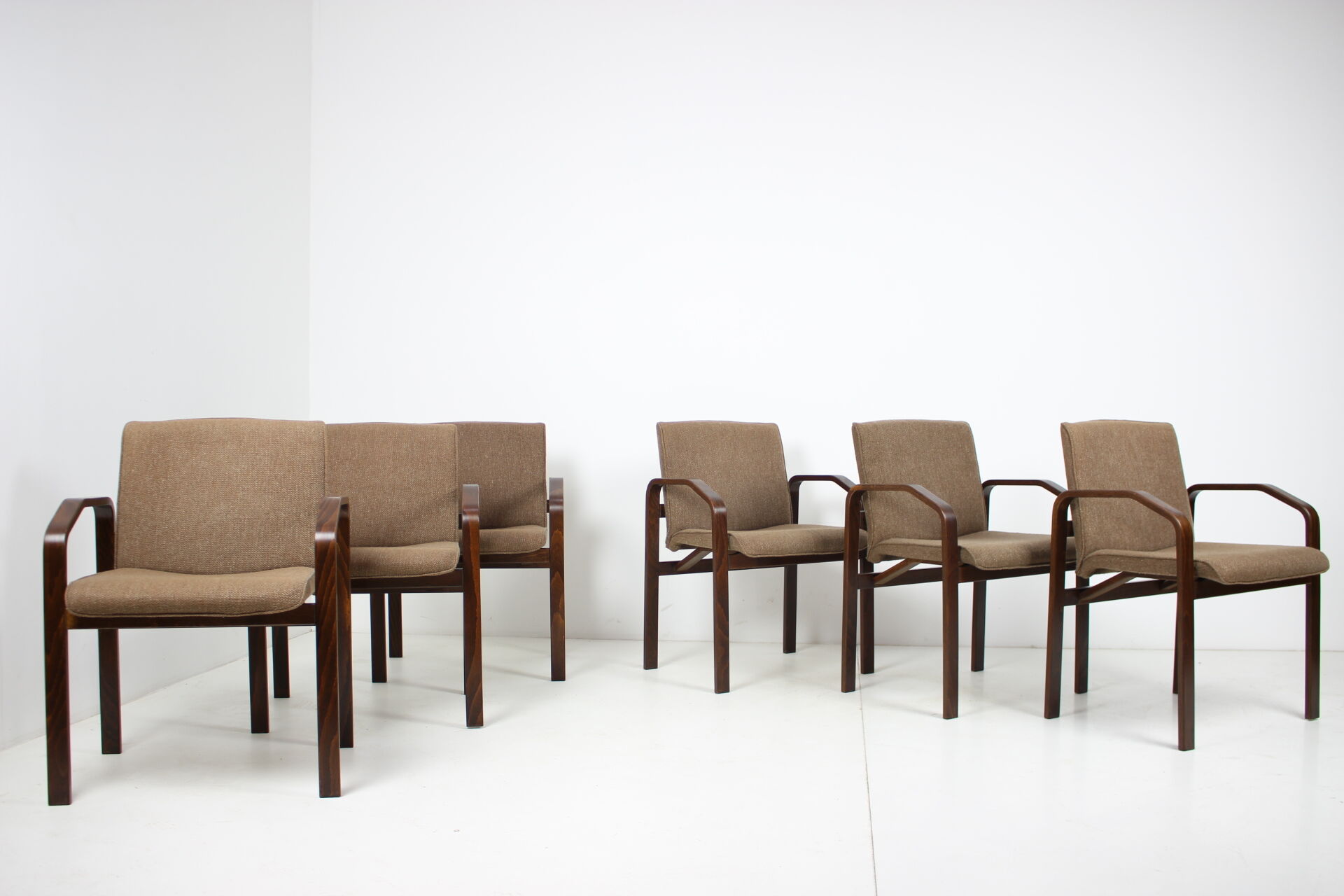 Set of six lounge chairs/Ton, Národní podnik Holešov, 1993.