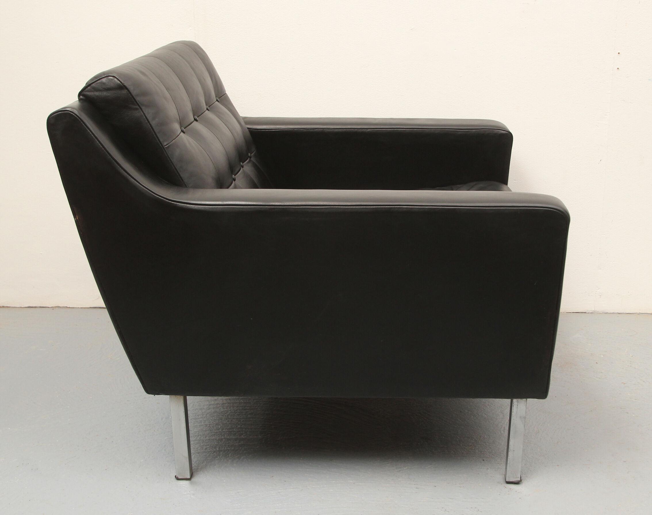 Fauteuil en cuir des années 1960 noir