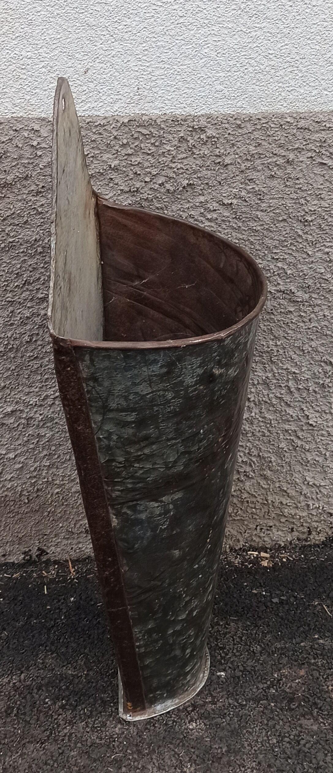 Umbrella door / zinc flower pot