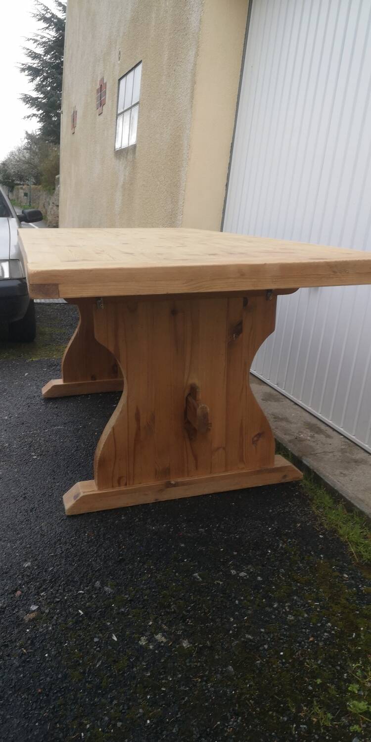 Monastery Farm Table