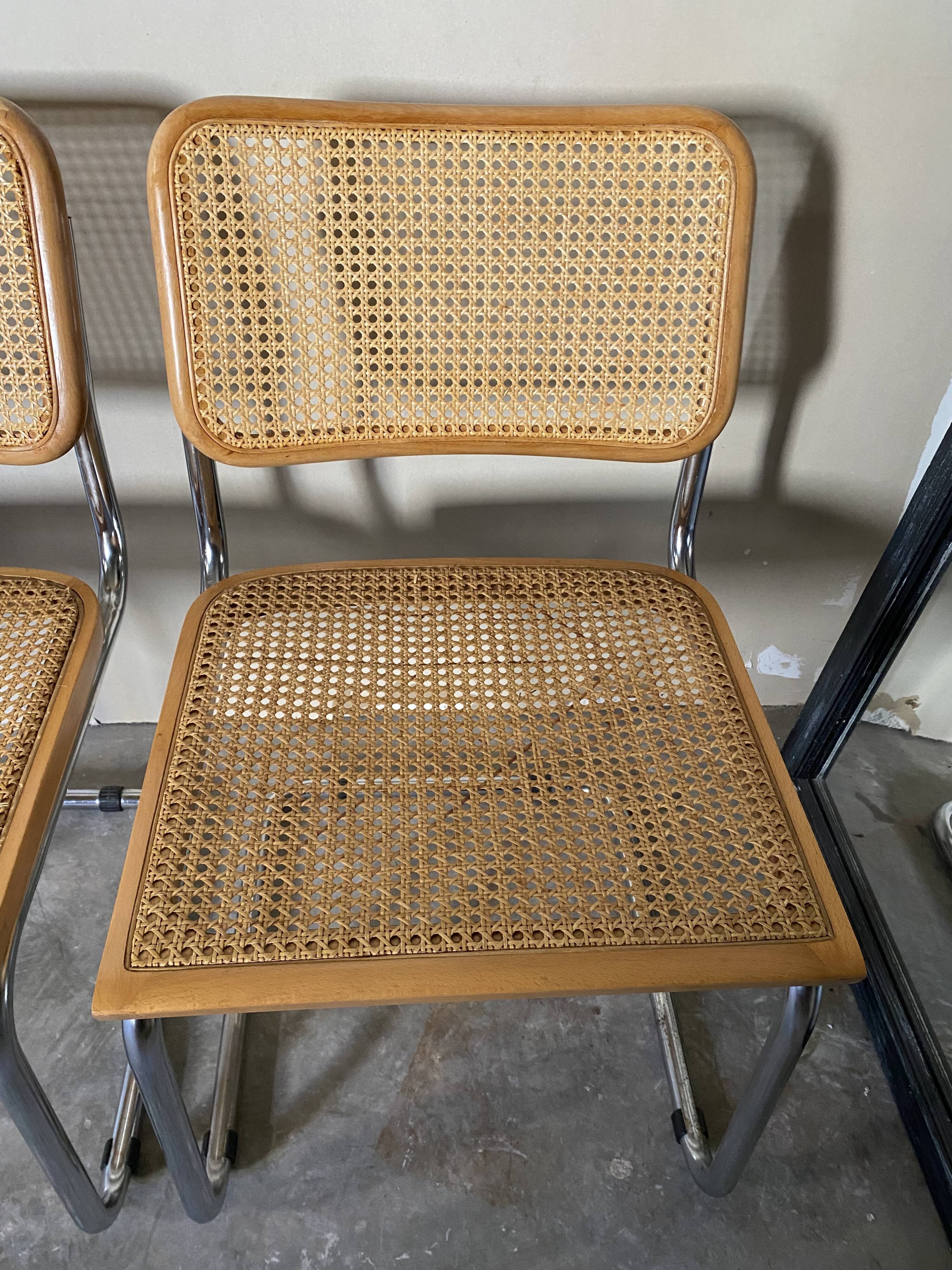 Série de quatre chaises B32 Marcel Breuer